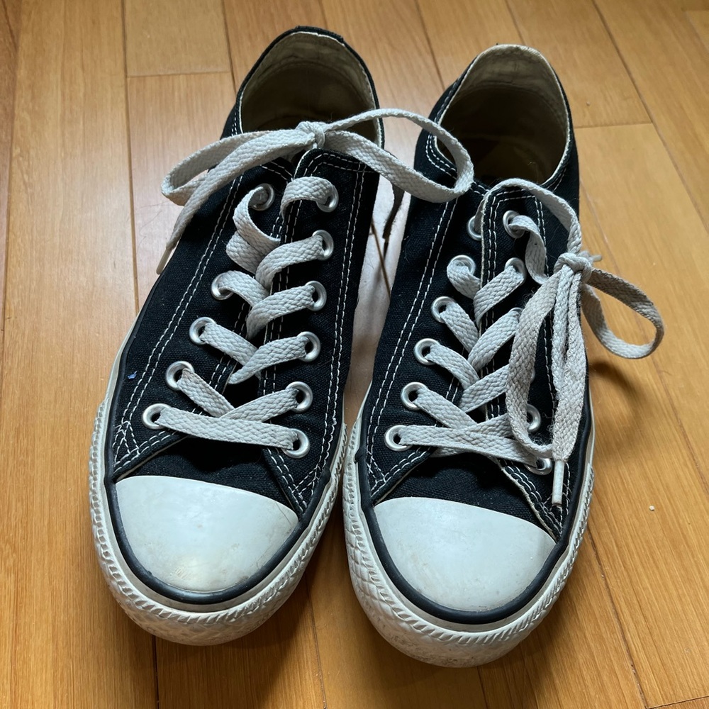Black low top Converse